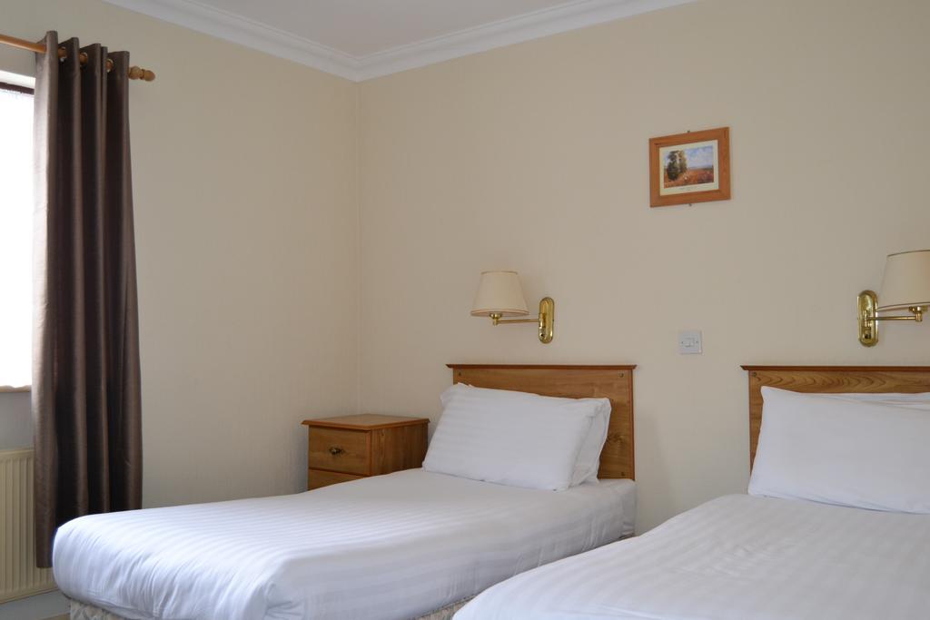 The Beach Hotel Маллахмор Номер фото